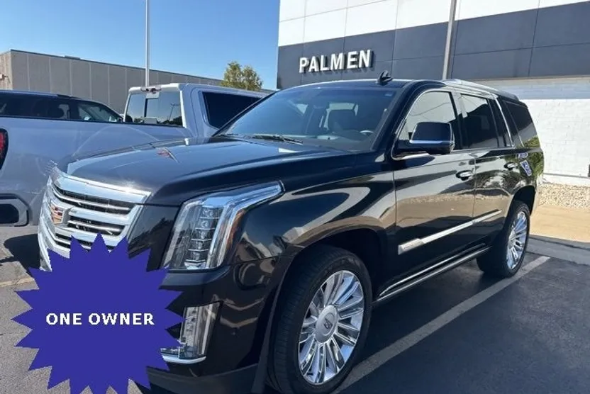 2019 Cadillac Escalade Platinum photo 1