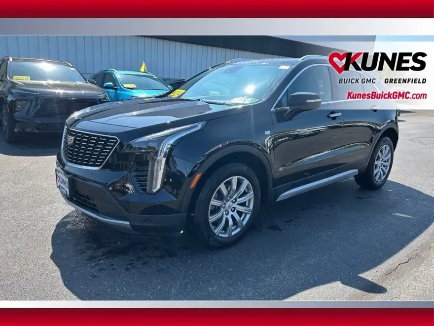 2023 Cadillac XT4 Premium Luxury photo 1