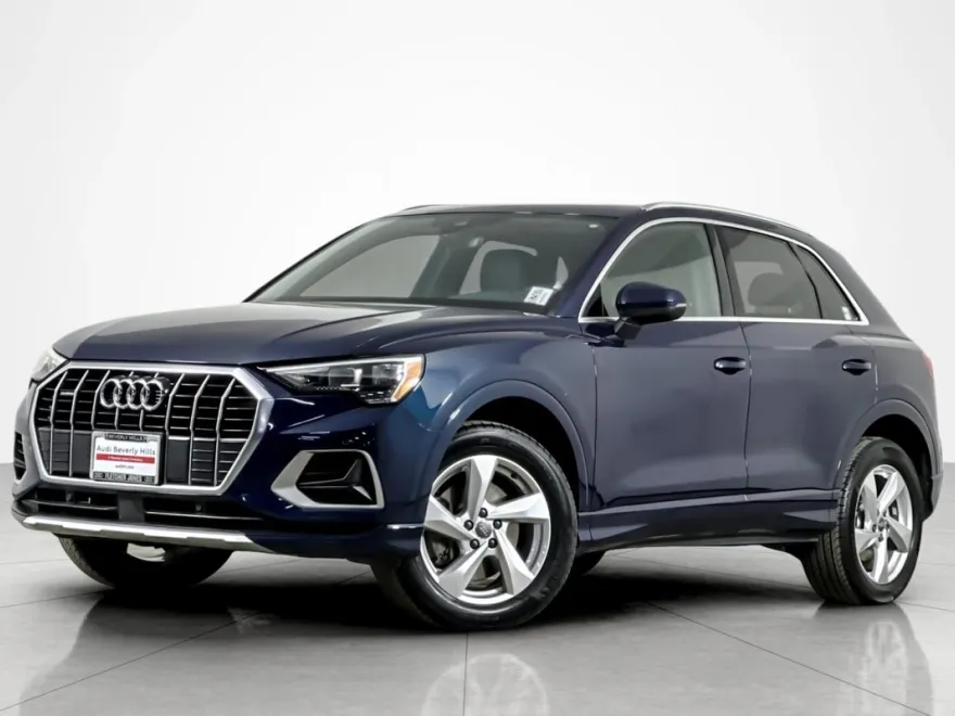 2020 Audi Q3 Premium 45 TFSI photo 1