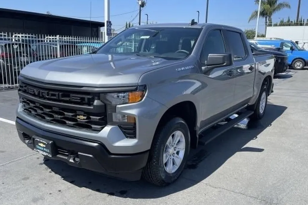 2025 Chevrolet Silverado 1500 photo 1