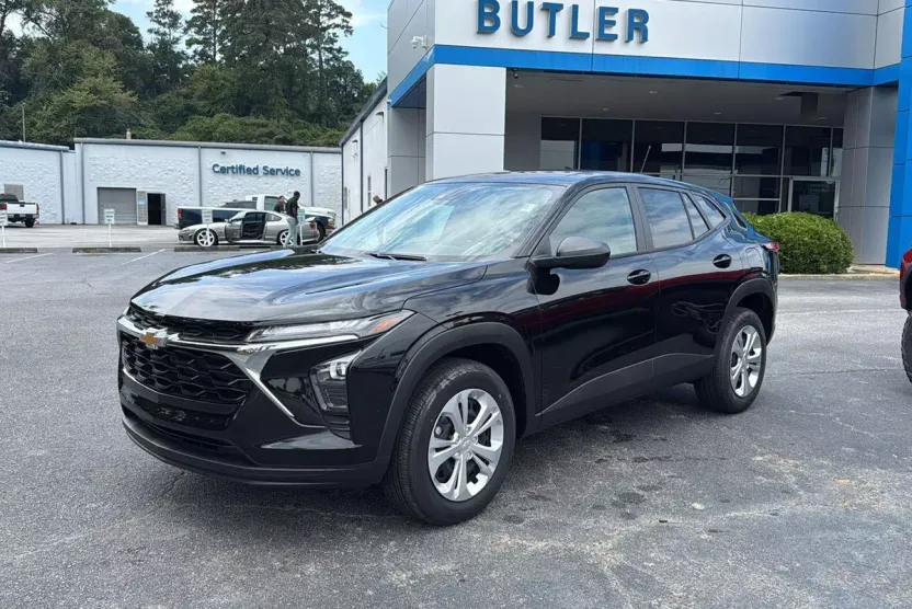 2026 Chevrolet Trax LS photo 1