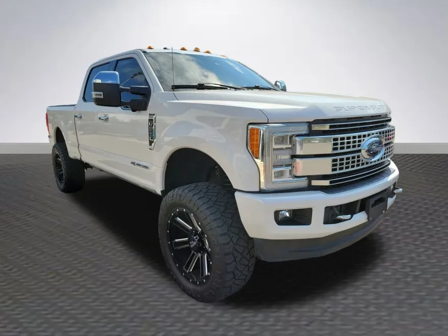 2017 Ford F-250 Platinum photo 1