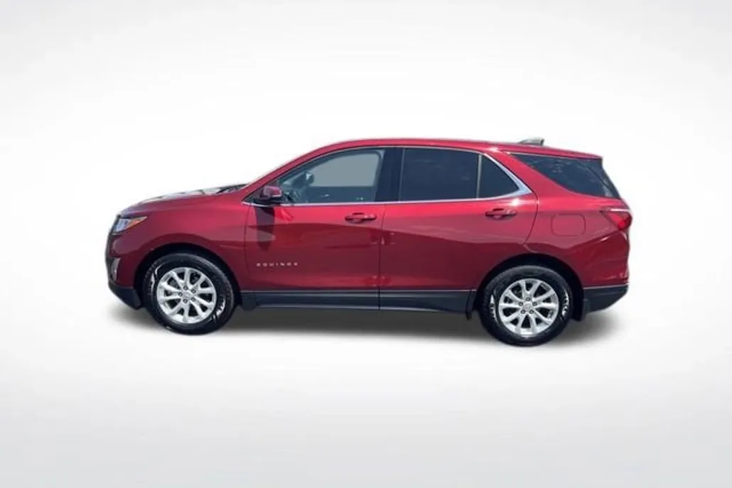 2019 Chevrolet Equinox LT photo 1