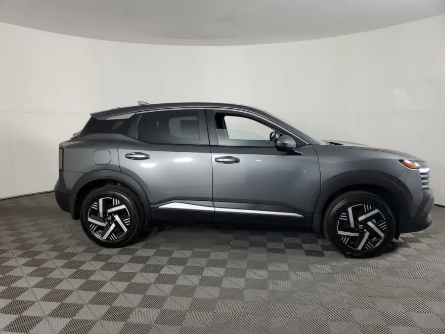 2025 Nissan Kicks SV photo 1