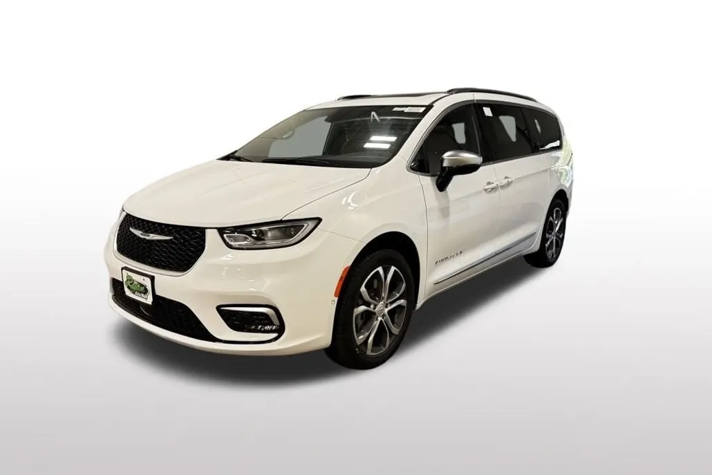 2026 Chrysler Pacifica Pinnacle photo 1