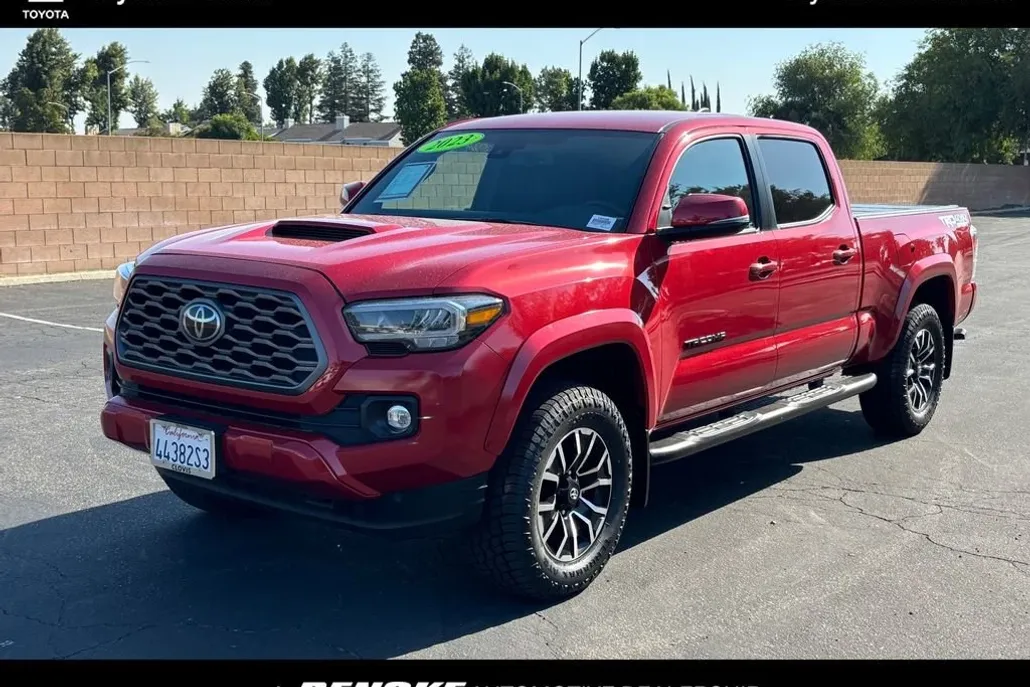 2023 Toyota Tacoma SR5 V6 photo 1