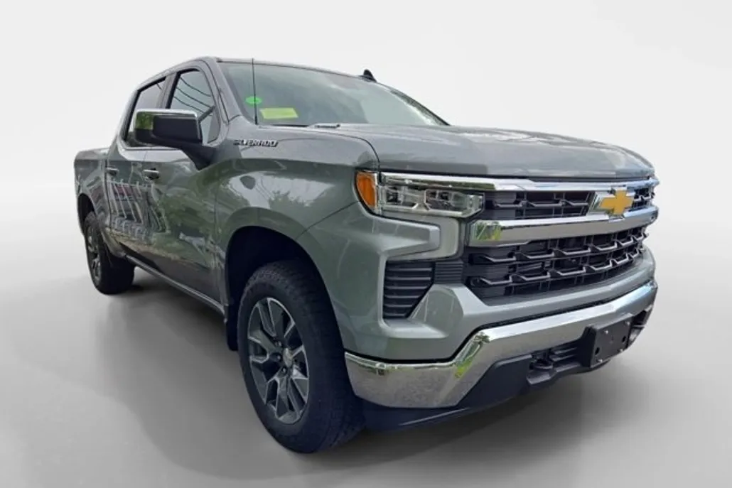 2026 Chevrolet Silverado 1500 LT photo 1