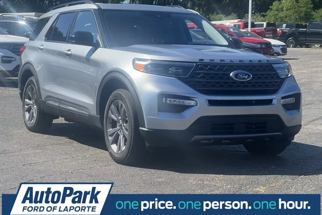 2022 Ford Explorer XLT photo 1
