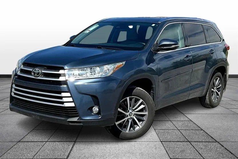 2017 Toyota Highlander XLE photo 1