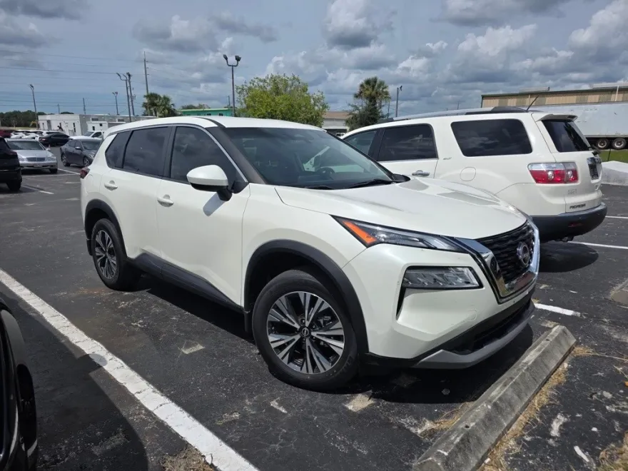 2023 Nissan Rogue SV photo 1