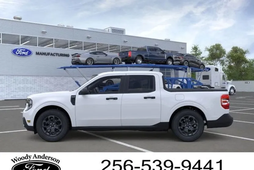 2025 Ford Maverick XLT photo 1