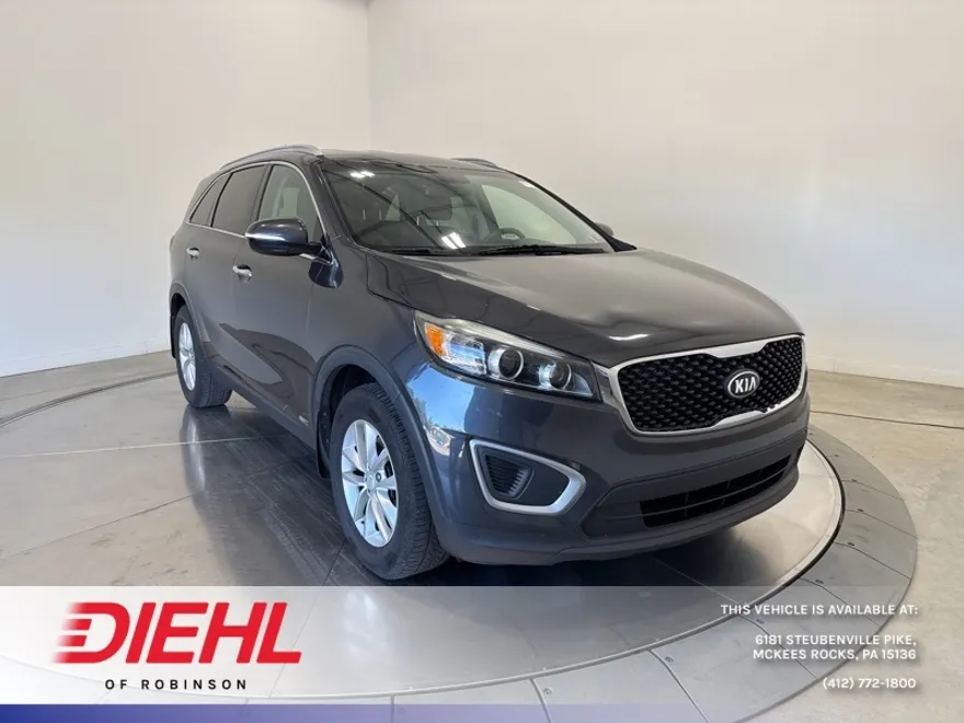 2017 Kia Sorento LX photo 1