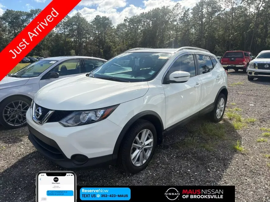 2017 Nissan Rogue Sport SV photo 1