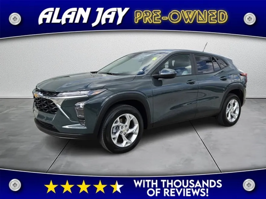 2025 Chevrolet Trax LS photo 1