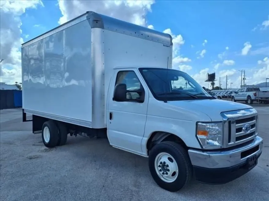 2025 Ford E-350 Base photo 1