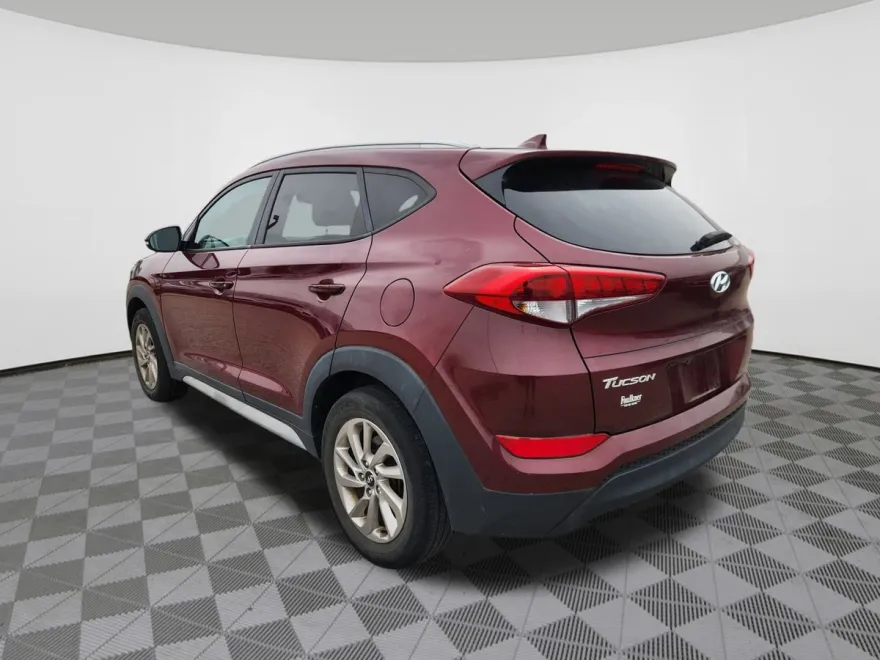 2017 Hyundai Tucson SE Plus photo 1