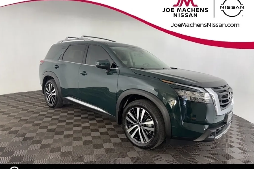 2024 Nissan Pathfinder Platinum photo 1