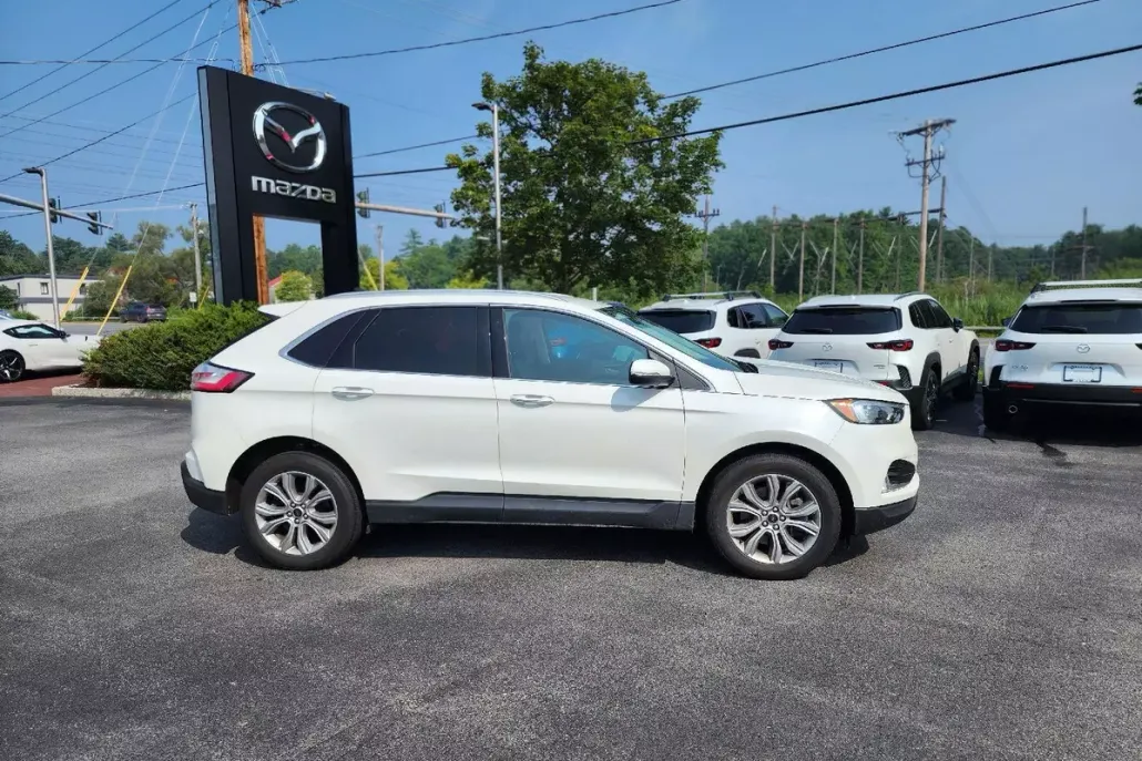 2024 Ford Edge Titanium photo 1