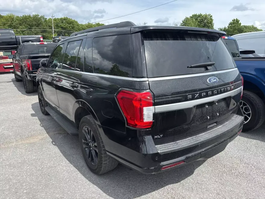 2024 Ford Expedition XLT photo 1