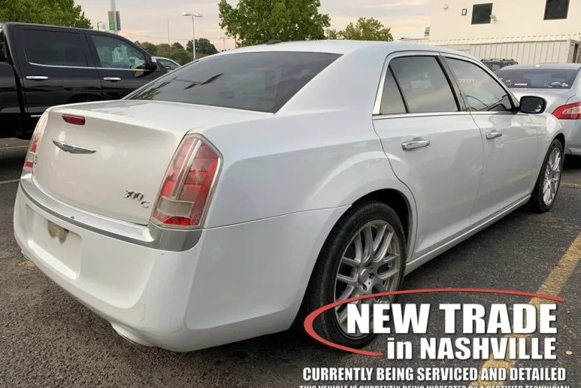 2012 Chrysler 300 Luxury photo 1