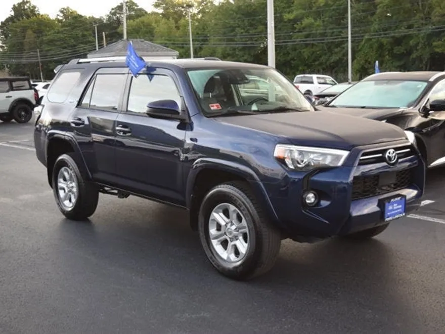 2022 Toyota 4Runner SR5 photo 1