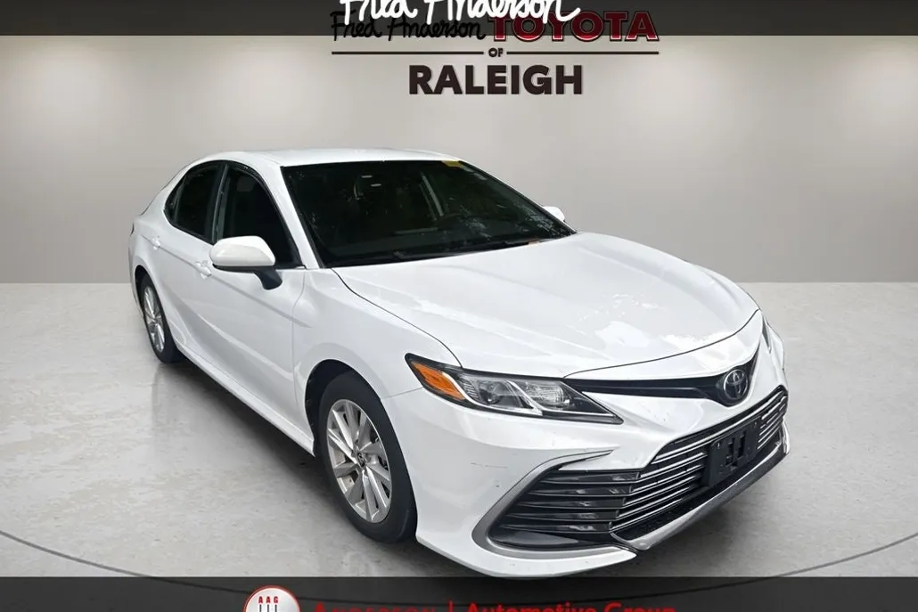 2024 Toyota Camry LE photo 1