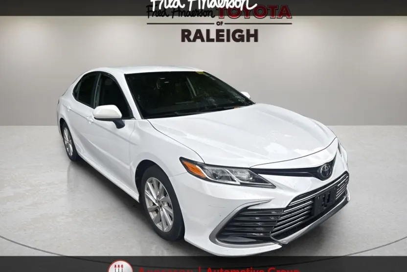 2024 Toyota Camry LE photo 1
