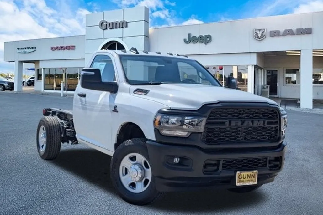 2024 Ram 3500 Tradesman photo 1