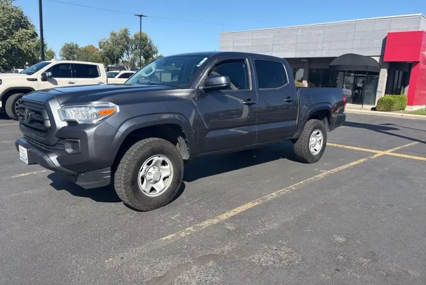 2021 Toyota Tacoma SR5 photo 1