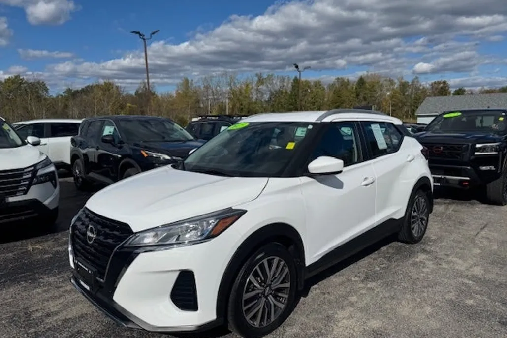 2023 Nissan Kicks SV photo 1