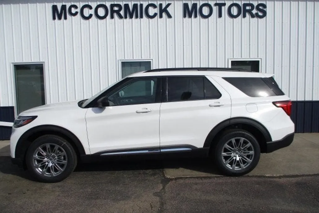 2025 Ford Explorer photo 1