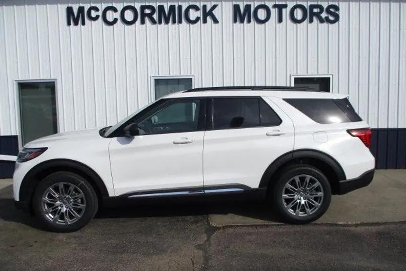 2025 Ford Explorer photo 1