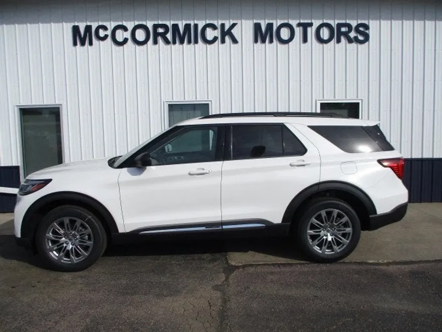 2025 Ford Explorer photo 1