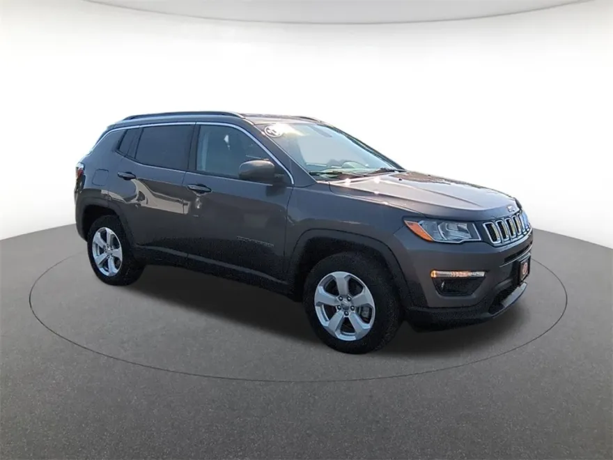 2021 Jeep Compass Latitude photo 1