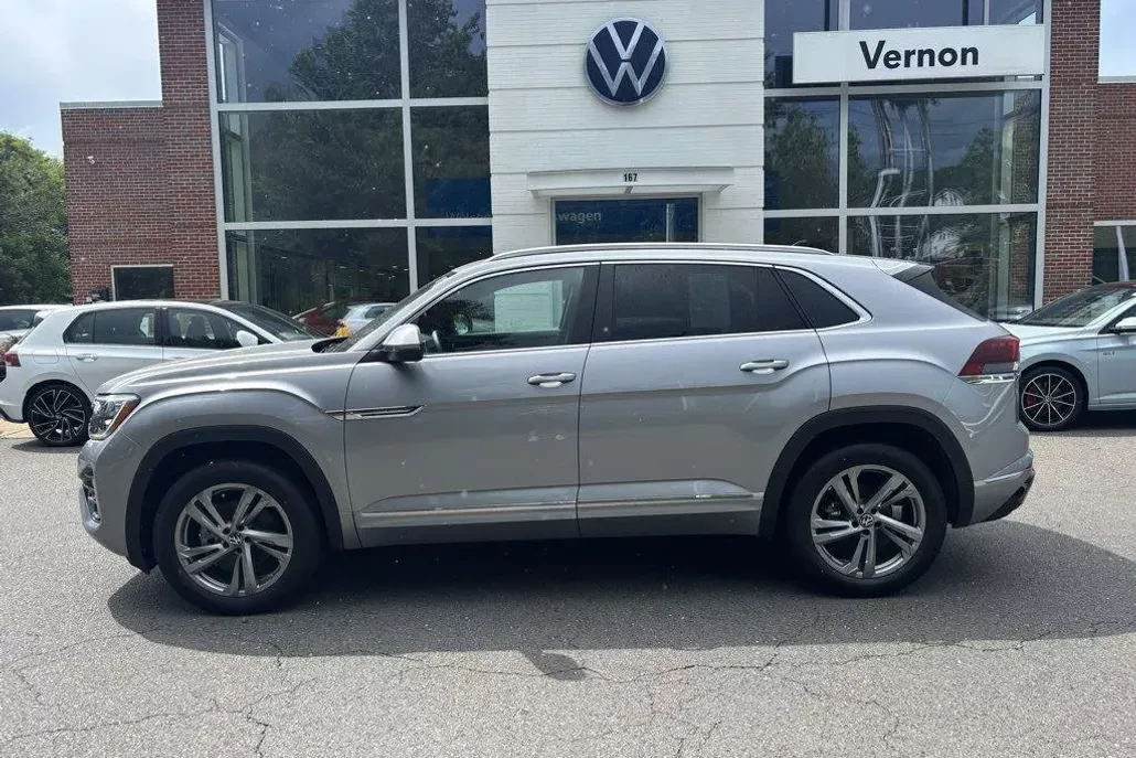 2024 Volkswagen Atlas Cross Sport SEL R-Line photo 1