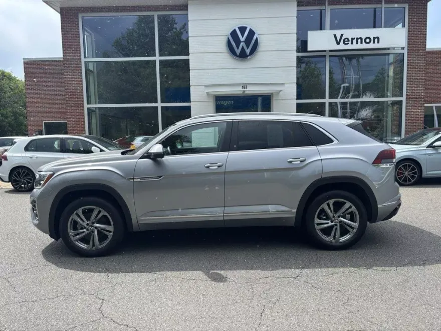 2024 Volkswagen Atlas Cross Sport SEL R-Line photo 1