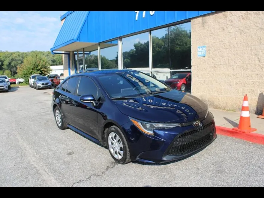2021 Toyota Corolla LE photo 1