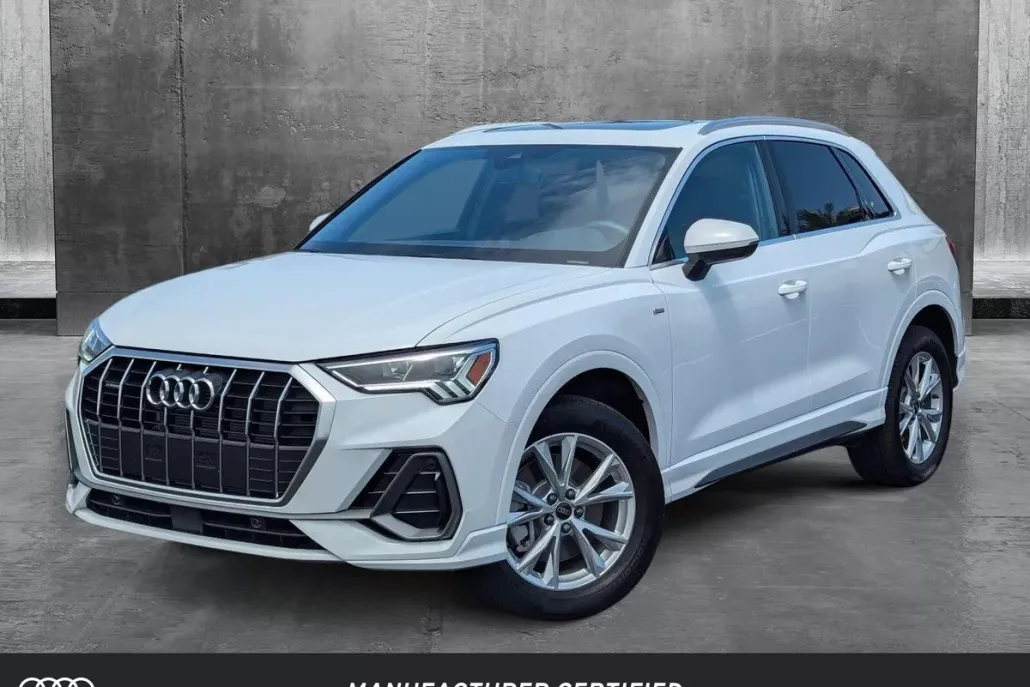 2024 Audi Q3 S line Premium photo 1