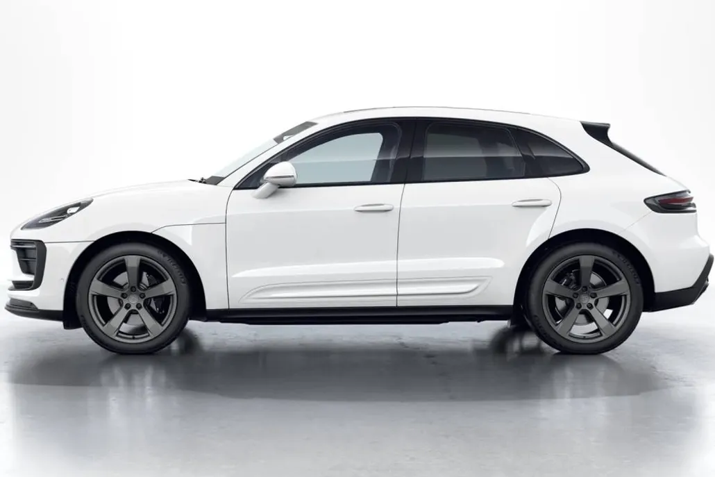 2026 Porsche Macan T photo 1