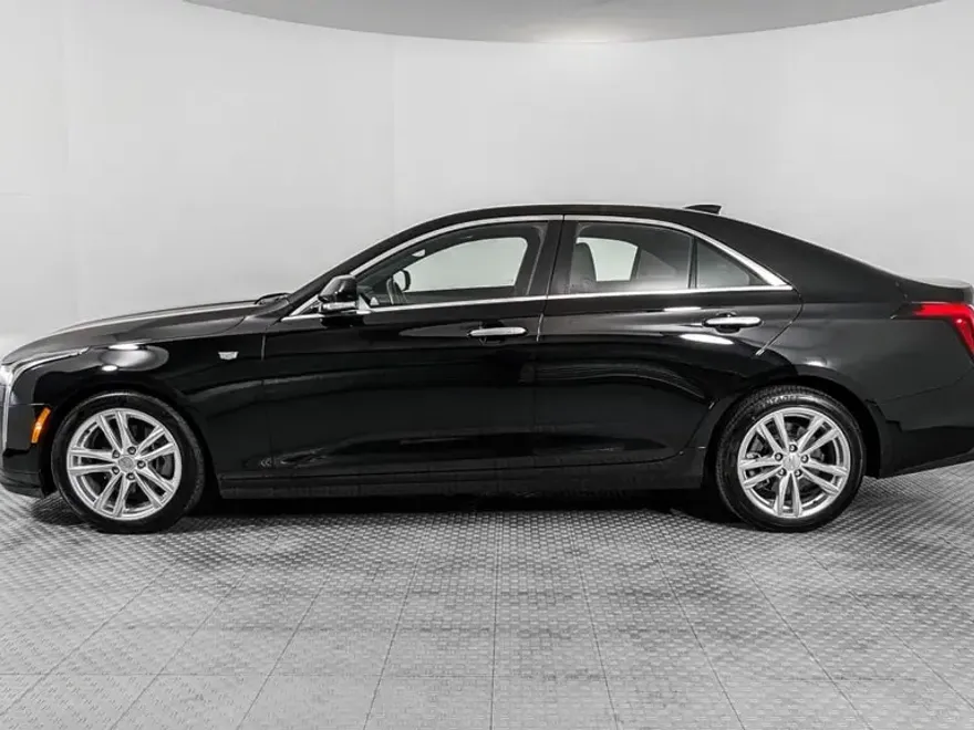 2024 Cadillac CT4 Luxury photo 1
