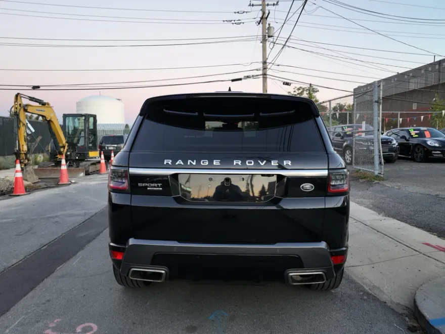 2018 Land Rover Range Rover Sport HSE photo 1