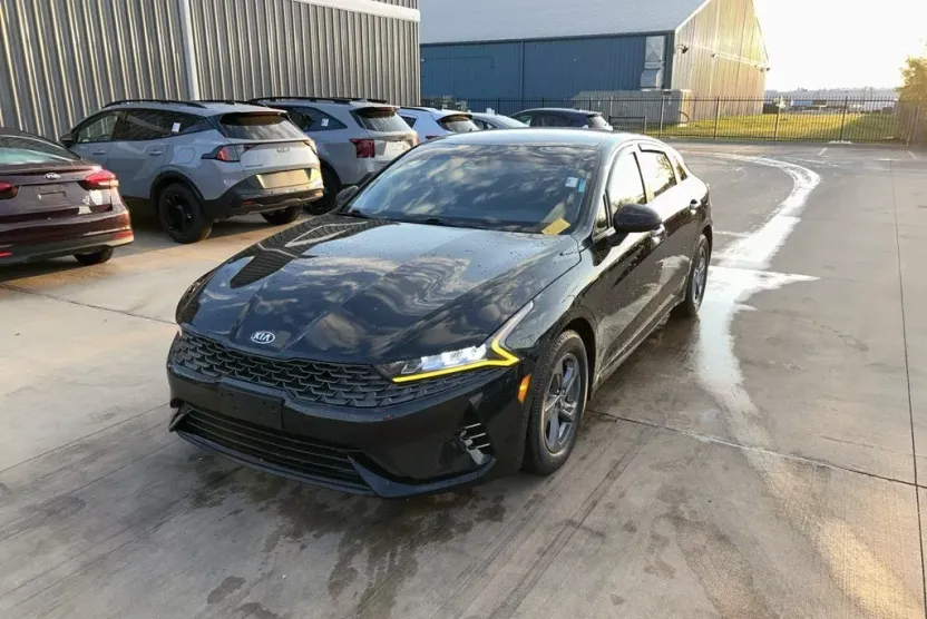 2021 Kia K5 LXS photo 1