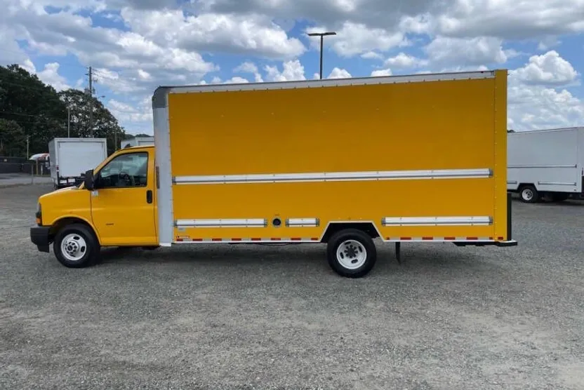 2021 Gmc Savana 3500 Cutaway photo 1
