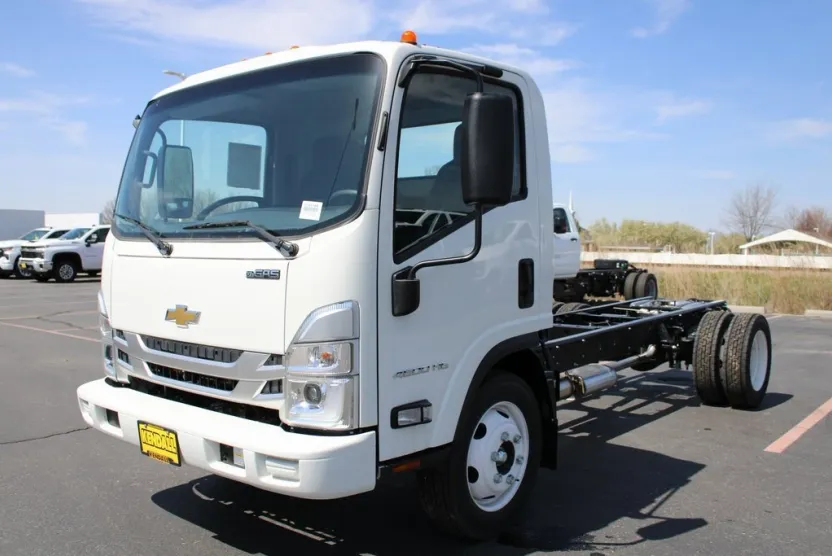2025 Chevrolet Silverado 4500HD photo 1