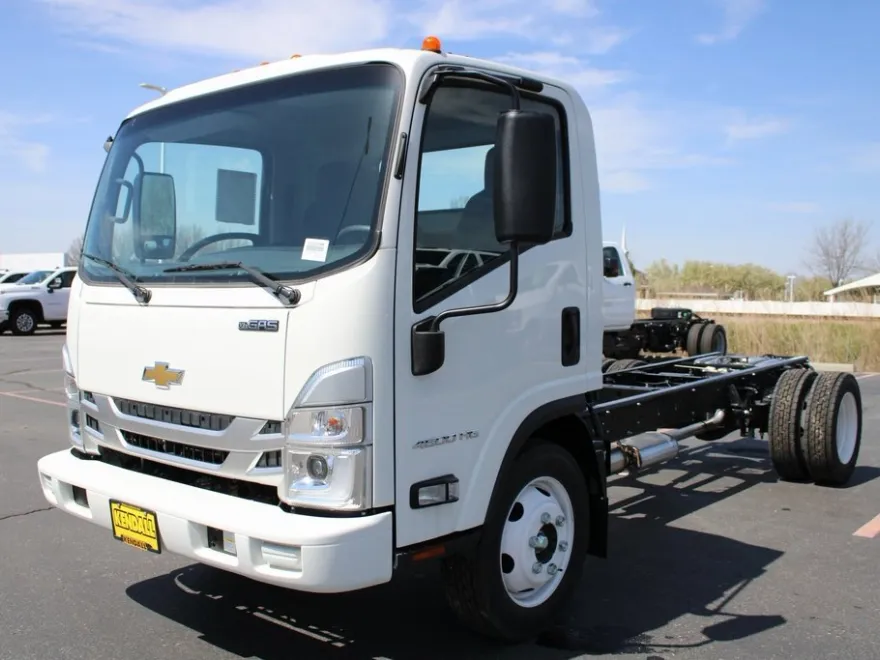 2025 Chevrolet Silverado 4500HD photo 1