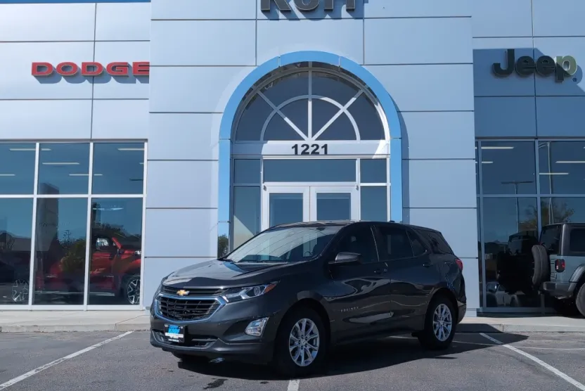 2021 Chevrolet Equinox LS photo 1