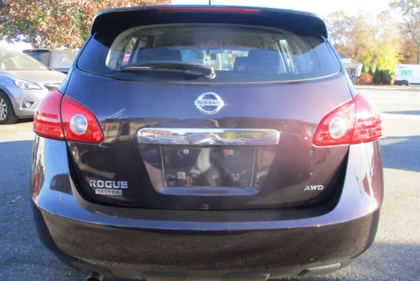2015 Nissan Rogue Select S photo 1