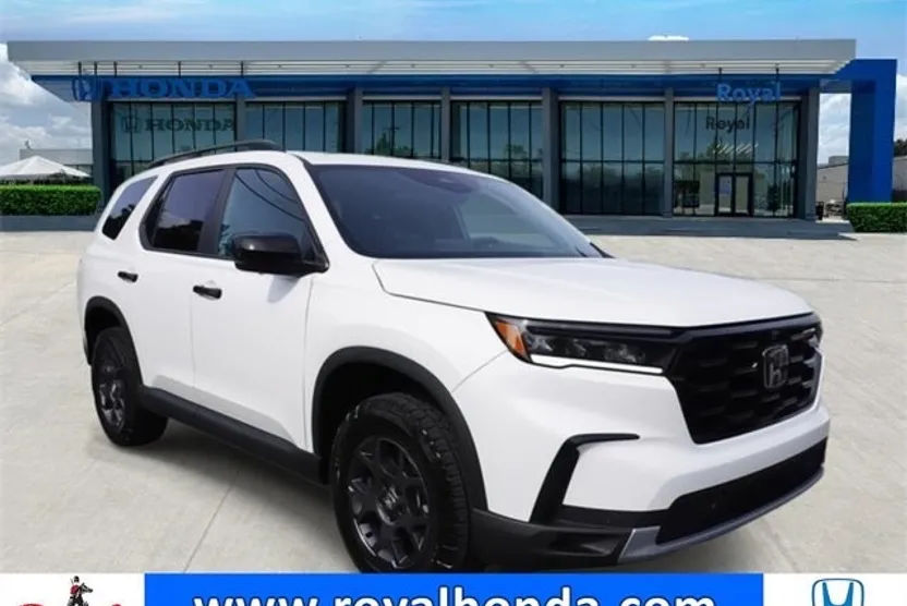2025 Honda Pilot TrailSport photo 1