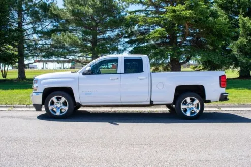 2016 Chevrolet Silverado 1500 LT photo 3