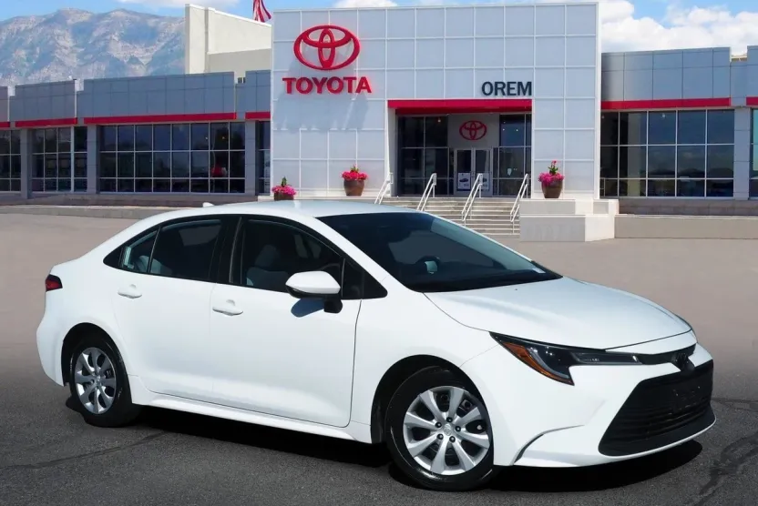 2024 Toyota Corolla LE photo 1
